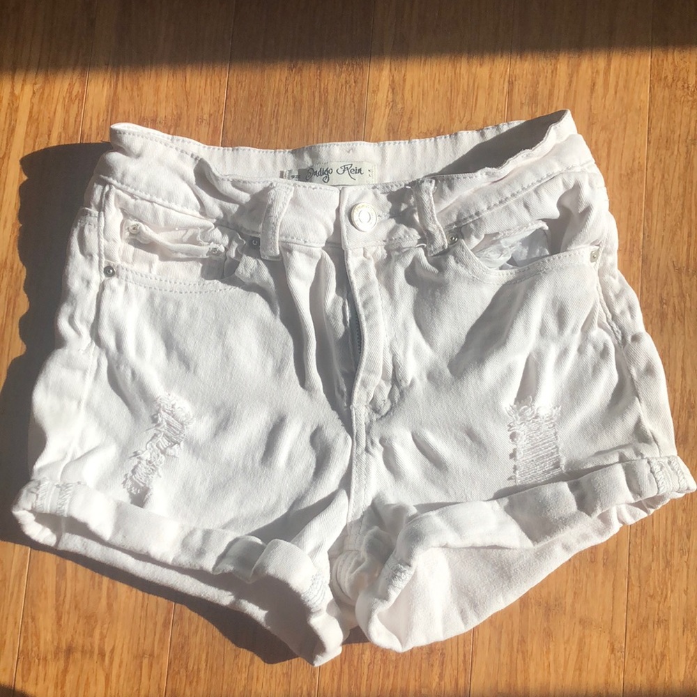 4/$25 Indigo Rein high waisted cuffed white shorts